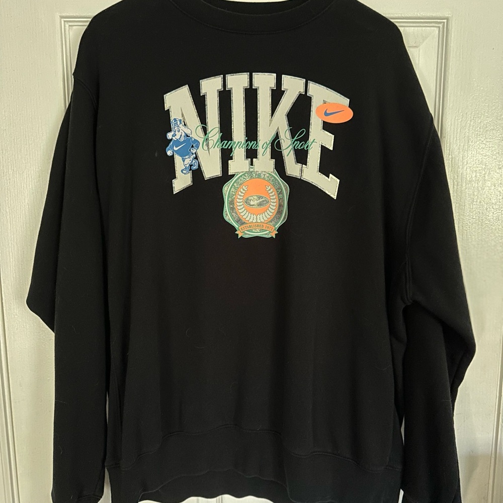 Nike Club Black Sweatshirt Champions of Sport Crew Mens size L DR8033-010